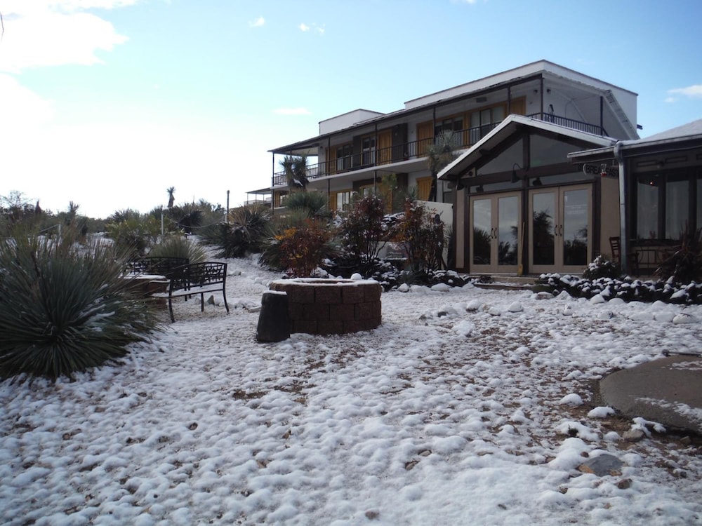 Landmark Lookout Lodge - photo 38