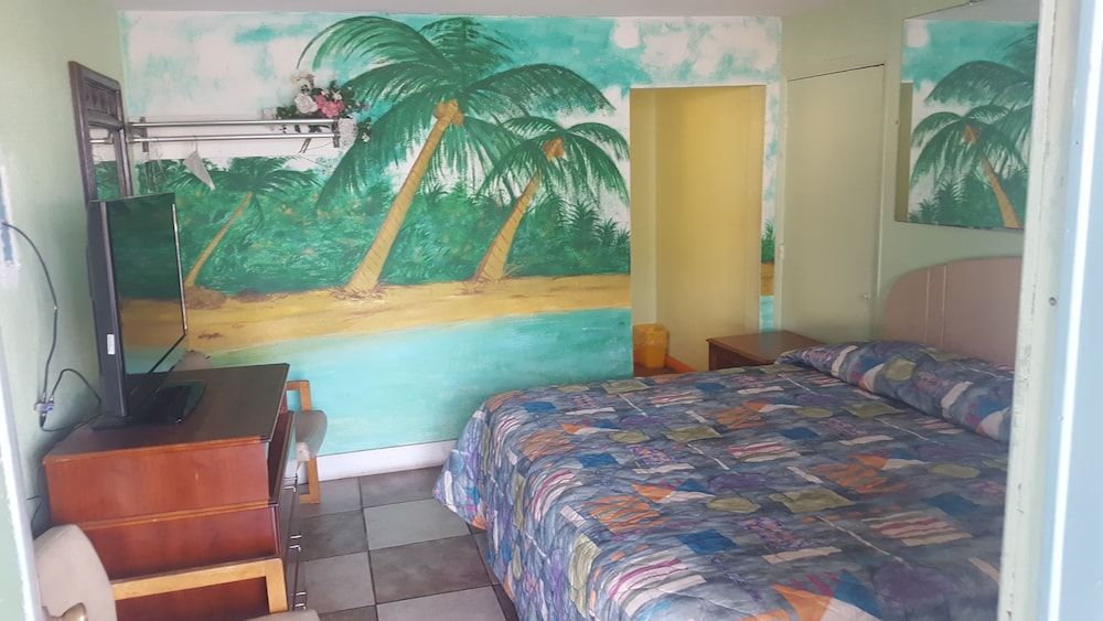 Guest Host Motel - photo 13