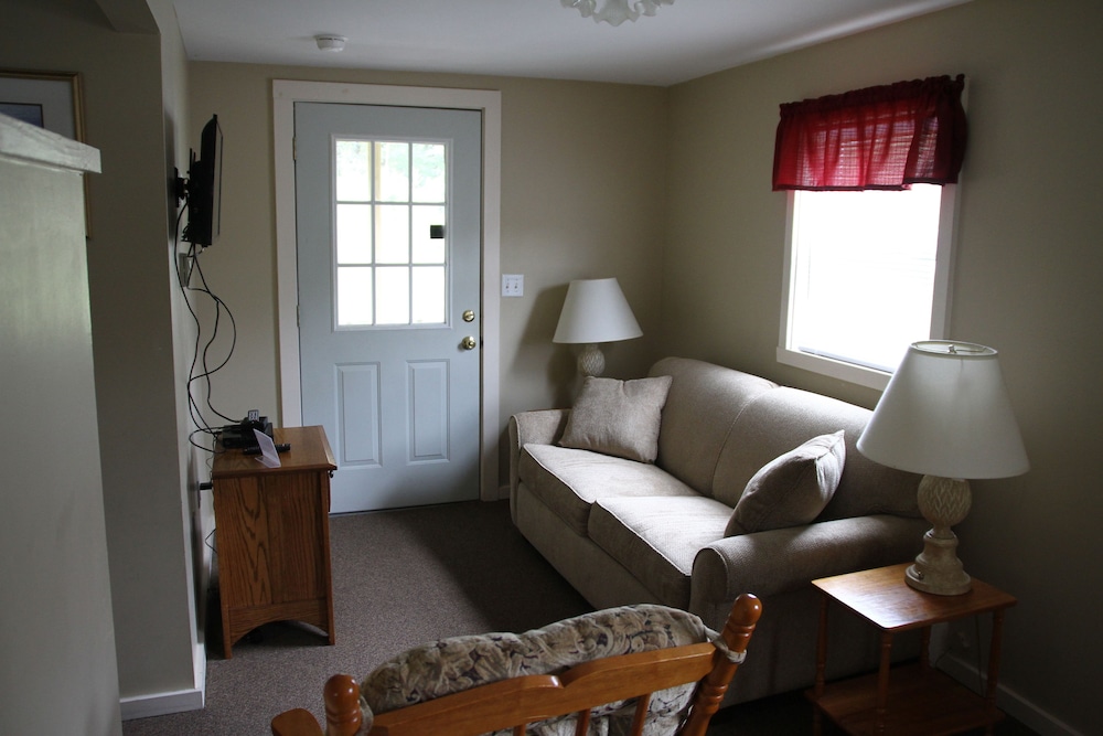 Kennebunk Gallery Motel & Cottages - photo 37