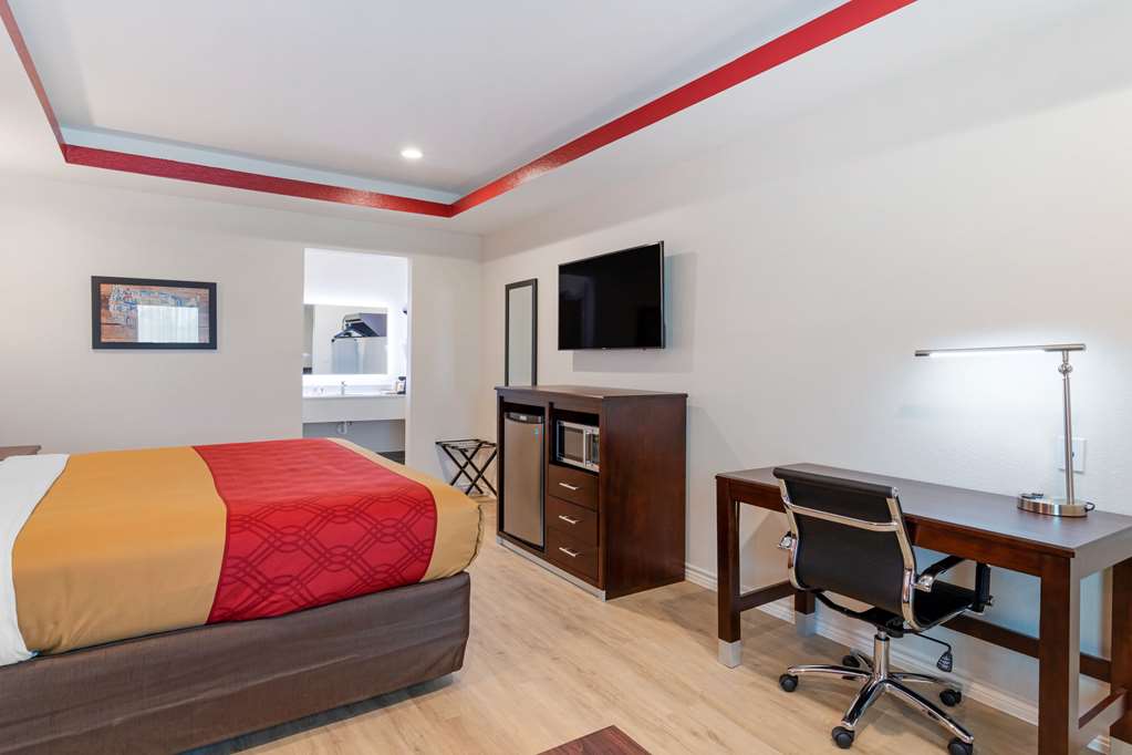Econo Lodge Houston Northwest Cypress - photo 24