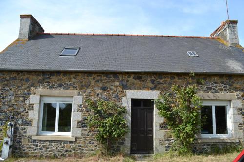 chez Ernestine - carbon neutral hotel in Pleguien