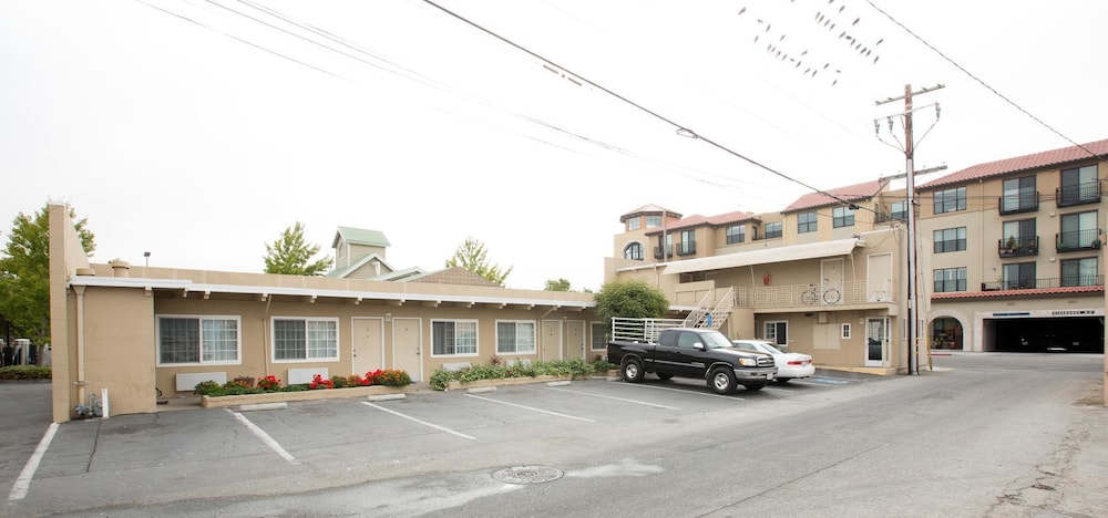 San Carlos Inn - photo 16