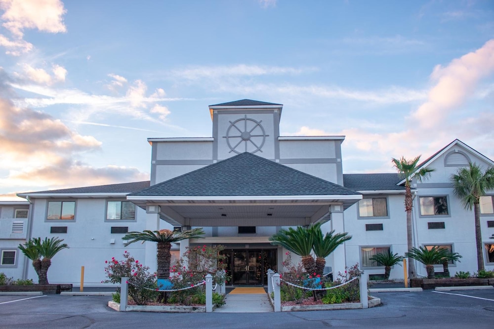 Admiral's Inn on Tybee Island - photo 34