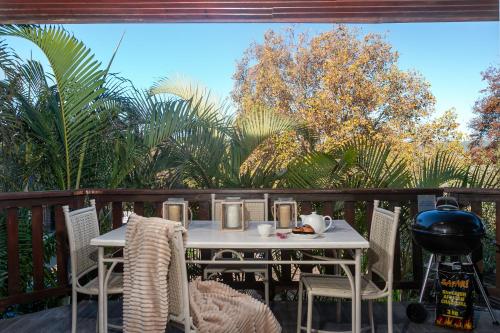Knysna Sunrise Chalet — 4-Star Luxury Hotel in Knysna, South Africa