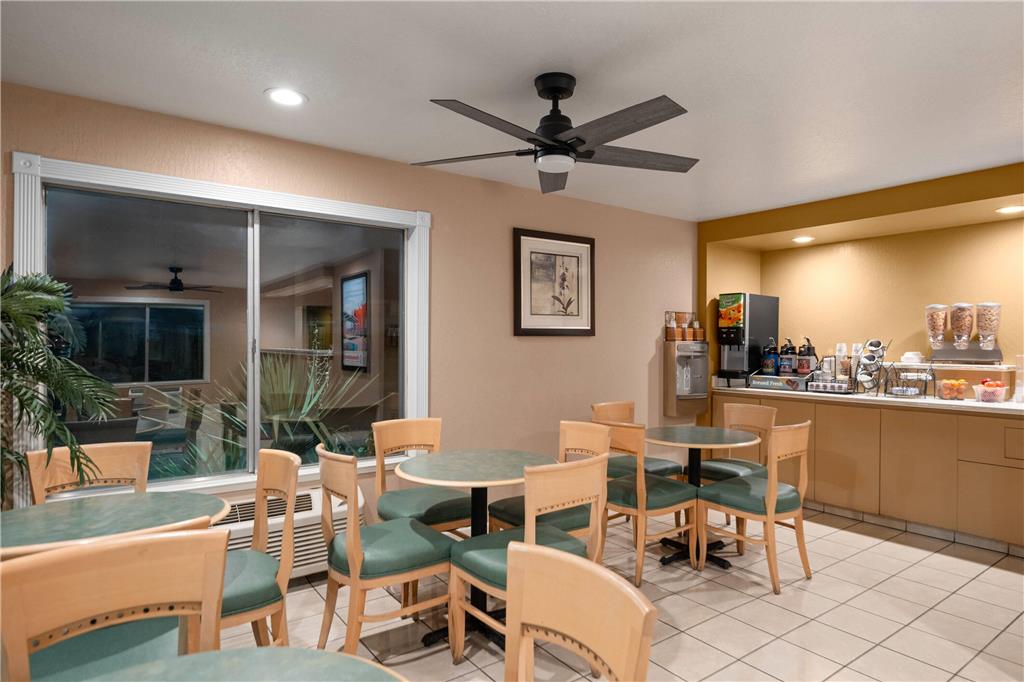 Howard Johnson by Wyndham Modesto Ceres - photo 24