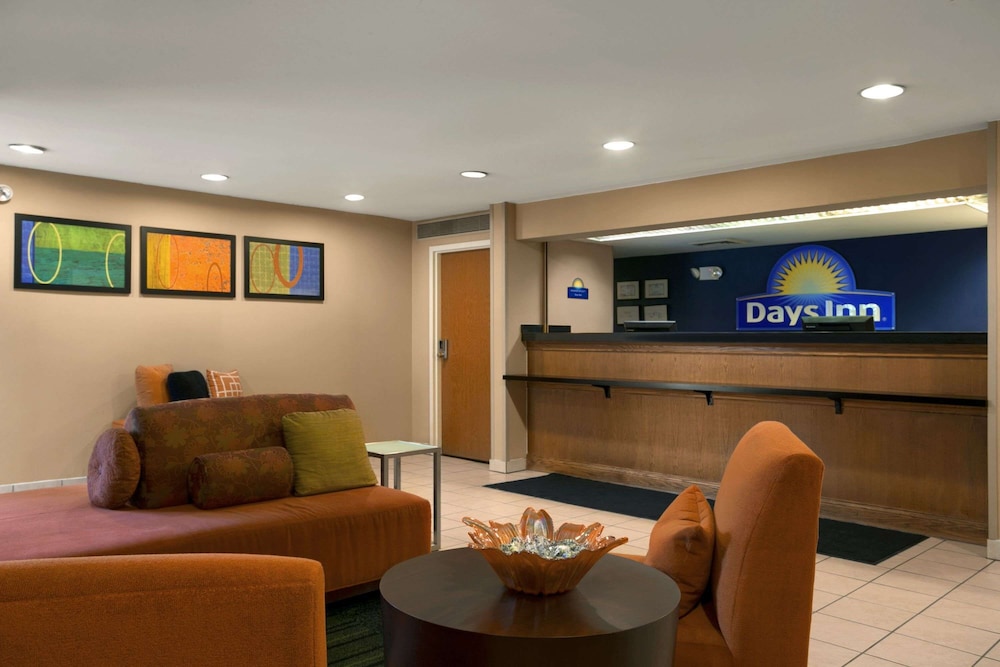 Days Inn by Wyndham Chattanooga Hamilton Place - photo 2