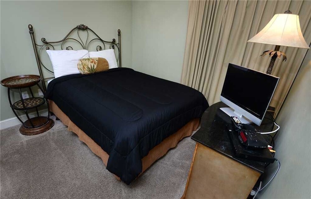 Majestic 1206 East Tower II Three Bedroom Condo - photo 7