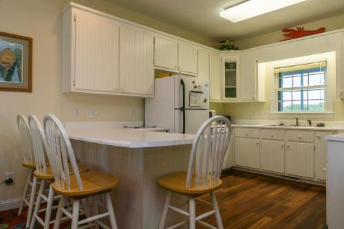 Beach Joy by Oak Island Accommodations - photo 33