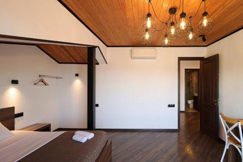 3BR apt w huge terrace & magnificent views