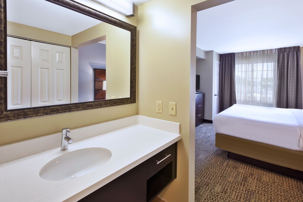 Staybridge Suites Cleveland Mayfield Heights Beachwood by IHG - photo 21