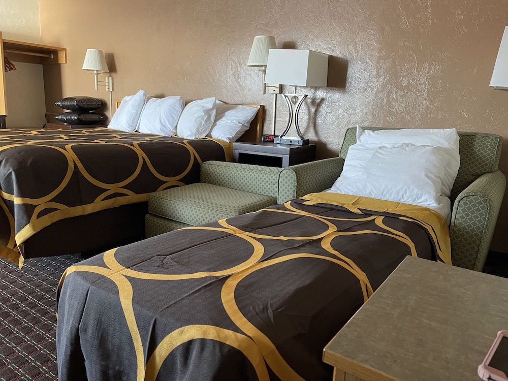 Super 8 by Wyndham Ketchikan - photo 11