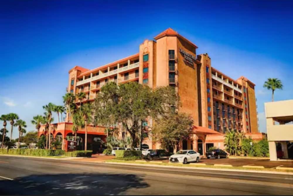 DoubleTree Suites by Hilton Hotel McAllen - photo 41