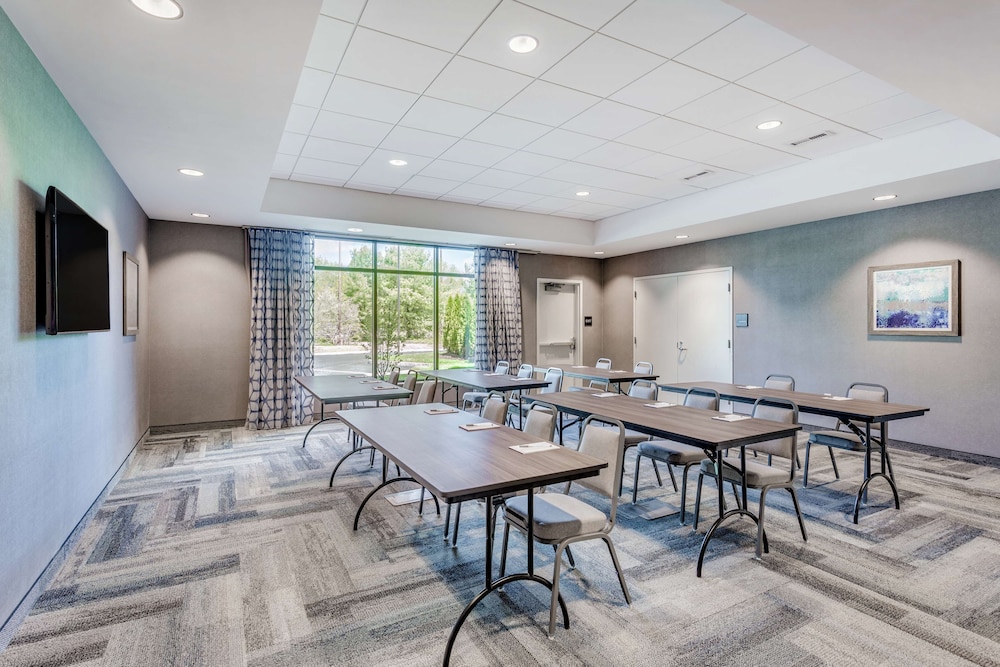 Hampton Inn & Suites Kittery Portsmouth - photo 36