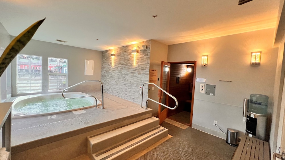 Cannery Pier Hotel & Spa - photo 71
