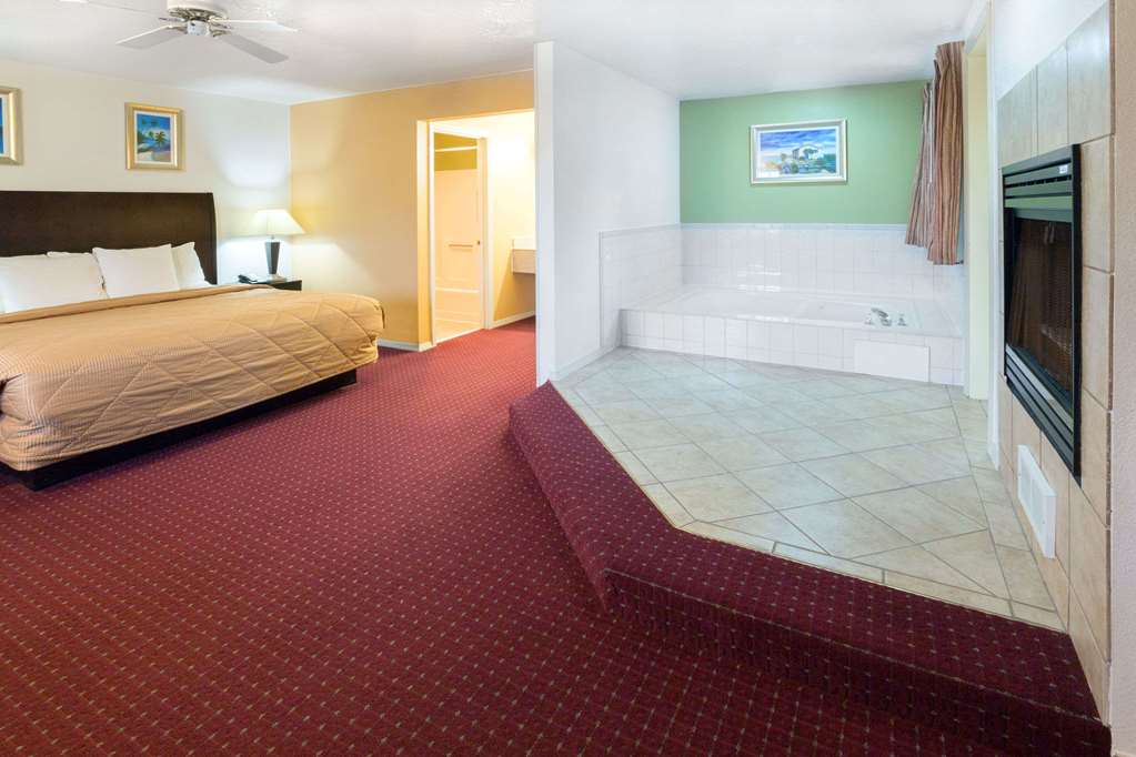 Days Inn by Wyndham Newport OR - photo 13