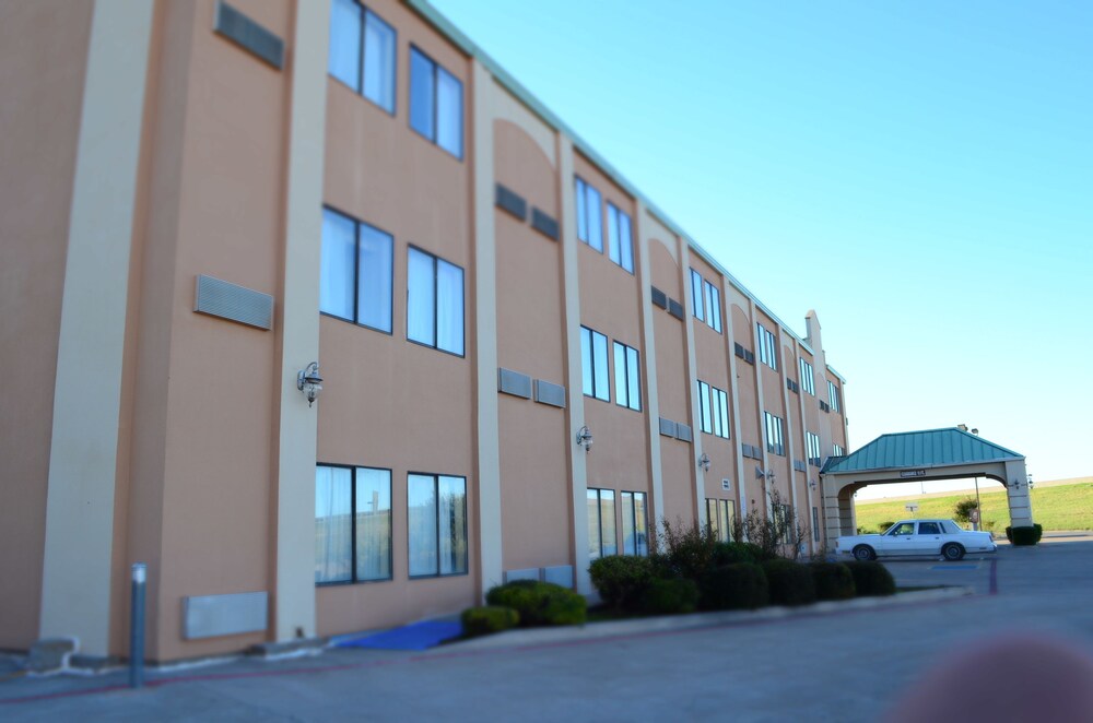 Quality Suites Abilene TX - carbon neutral hotel in Abilene