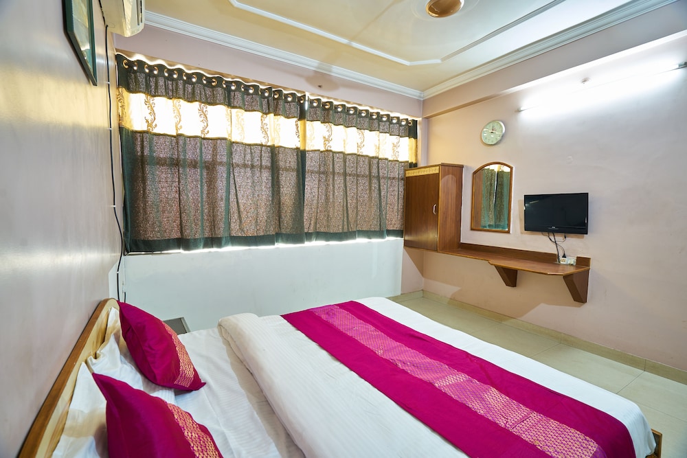 Oyo 8494 Hotel Ns Sheetal — Raipur