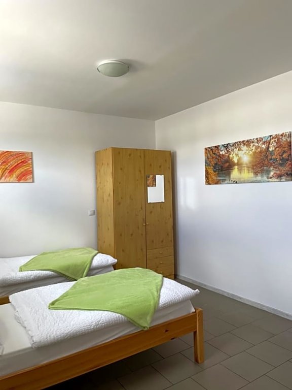 Twt Motel - carbon neutral hotel in Triptis