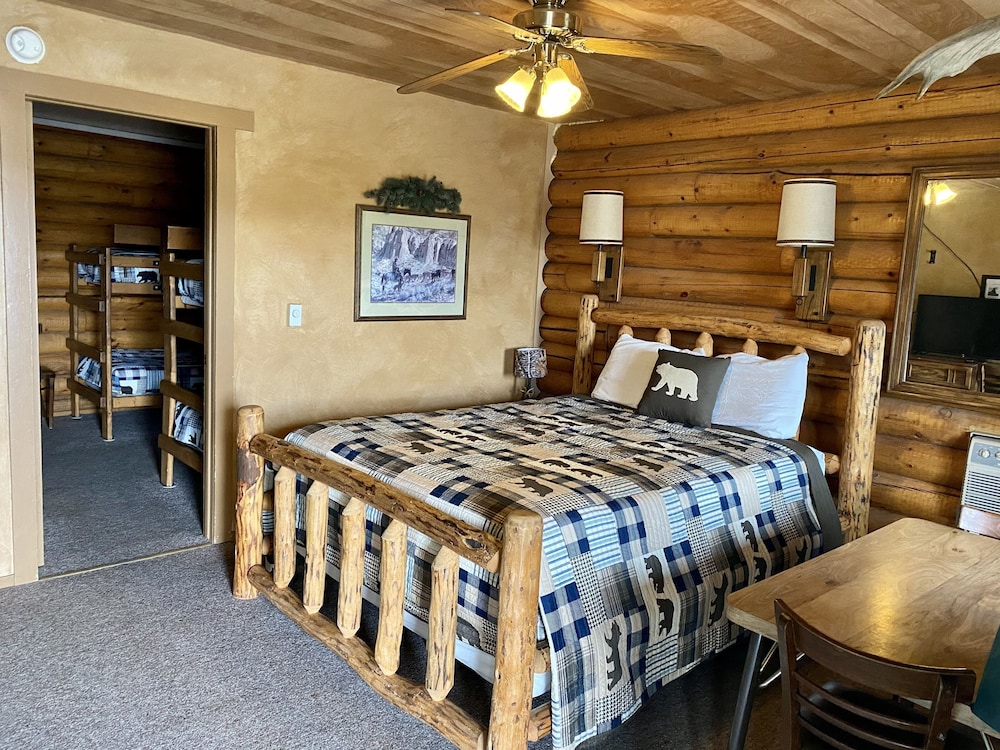 Green Creek Inn and RV Park - photo 8
