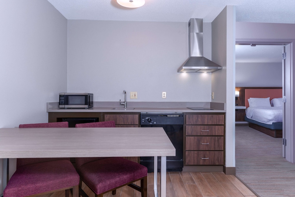 Hampton Inn & Suites St. Louis Chesterfield - photo 31