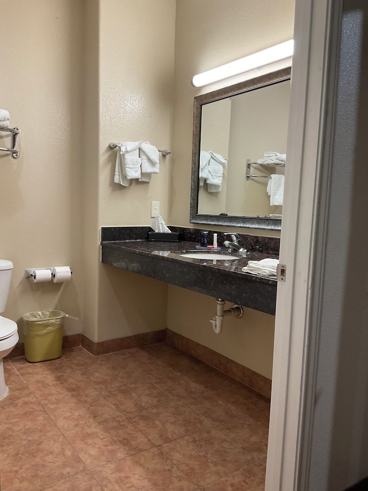 Yorktown Inn And Suites - photo 68