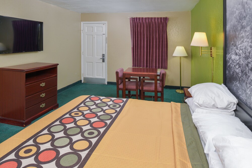 Super 8 by Wyndham Little Rock North Airport - photo 15