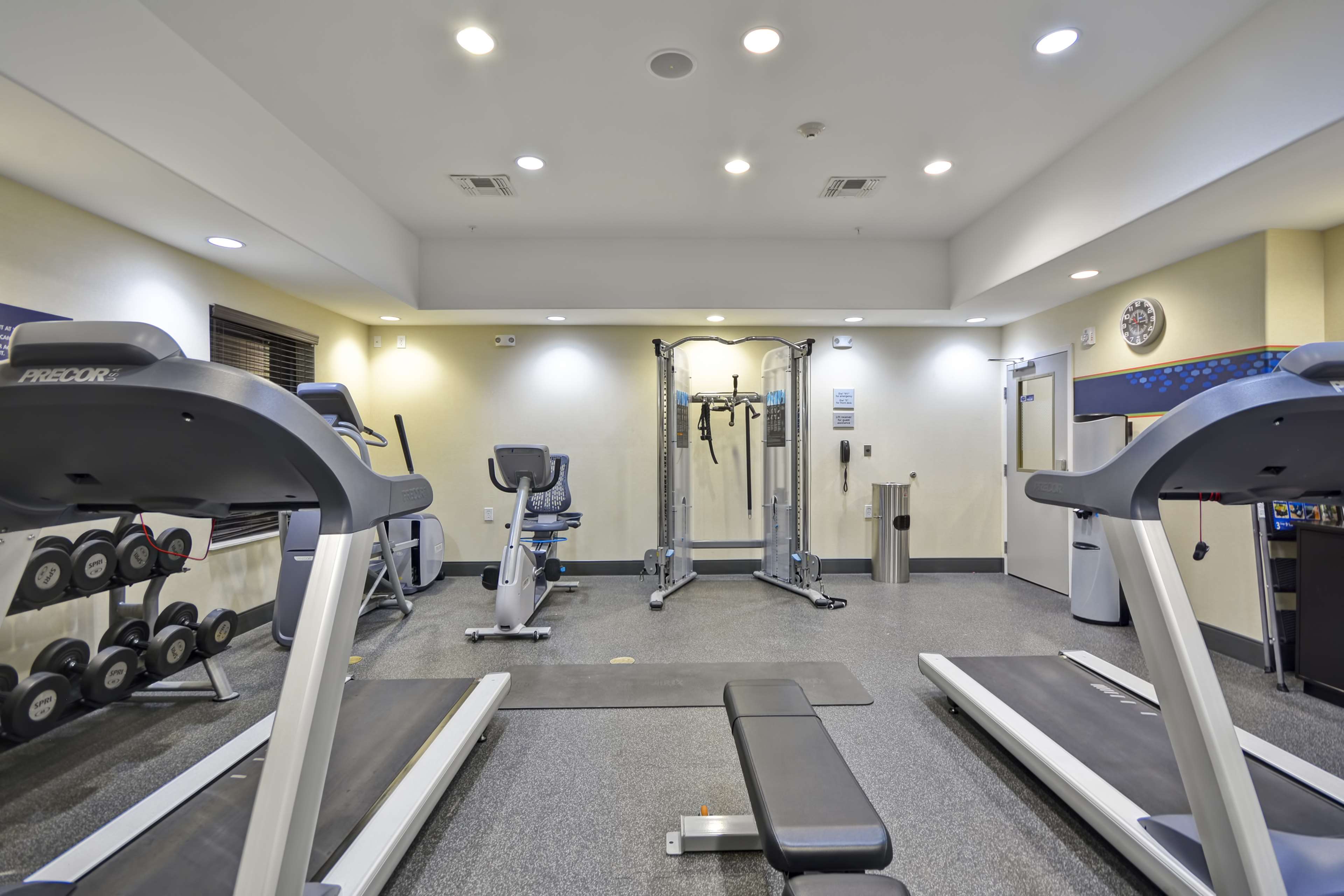 Hampton Inn Kenedy - photo 14