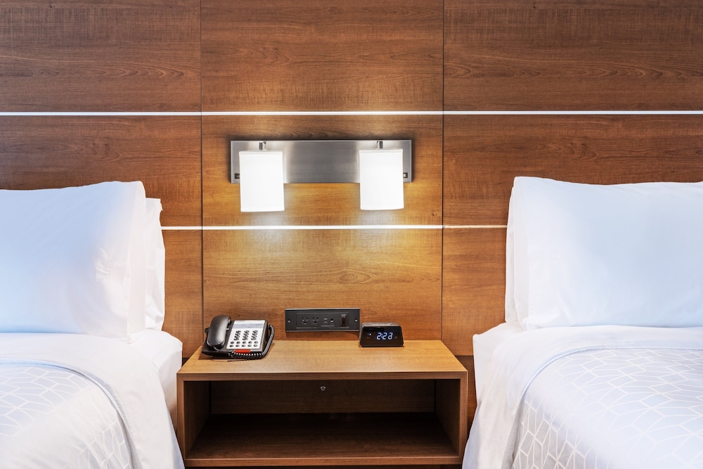 Holiday Inn Express & Suites Denton Sanger by IHG - photo 8
