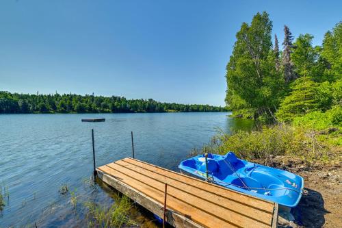 Spacious Kenai Vacation Rental with Lake Access — 4-Star Luxury Hotel in Kenai, United States
