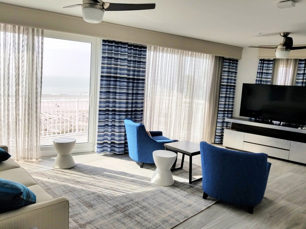 Provident Oceana Beachfront Suites - photo 16