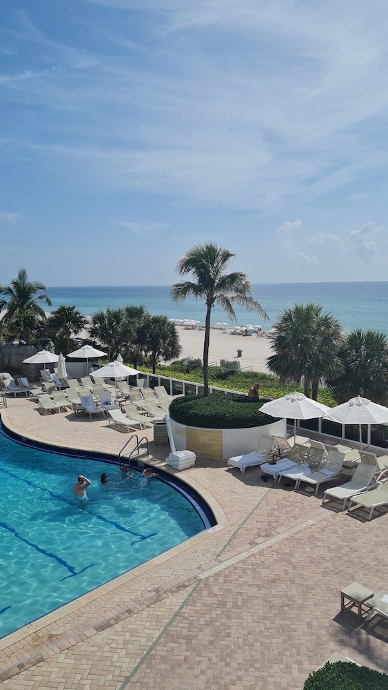 Tr Luxury Beach Resort by FMM - photo 10