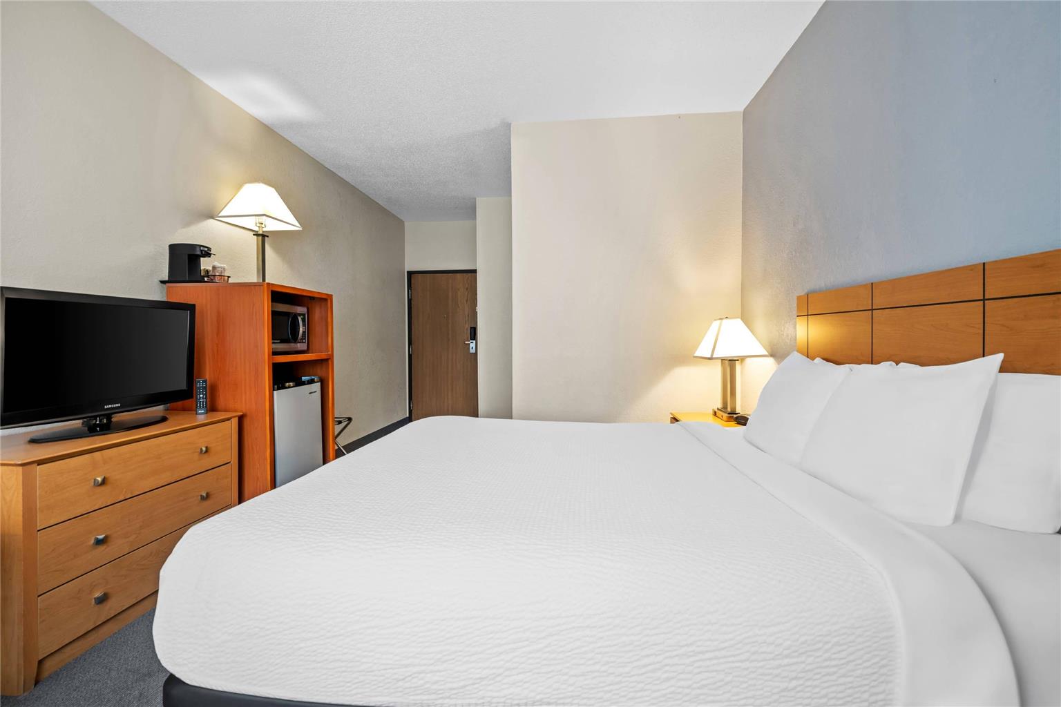 Quality Inn Dubuque on Hwy 20 - photo 27