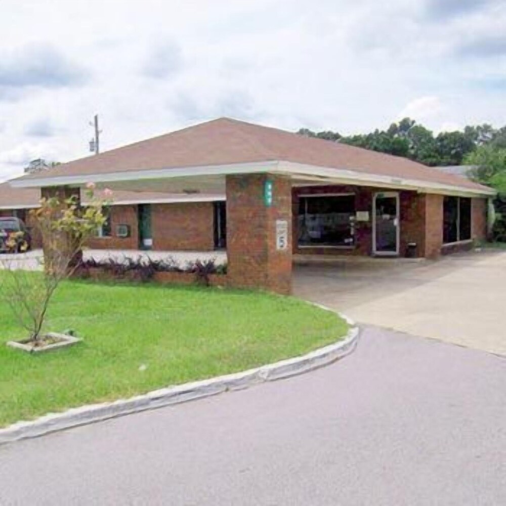 Hilton Motel Crestview - last minute hotel in Crestview