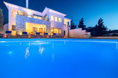 Villa Natura — 4-Star Luxury Hotel in Kalamos, Greece