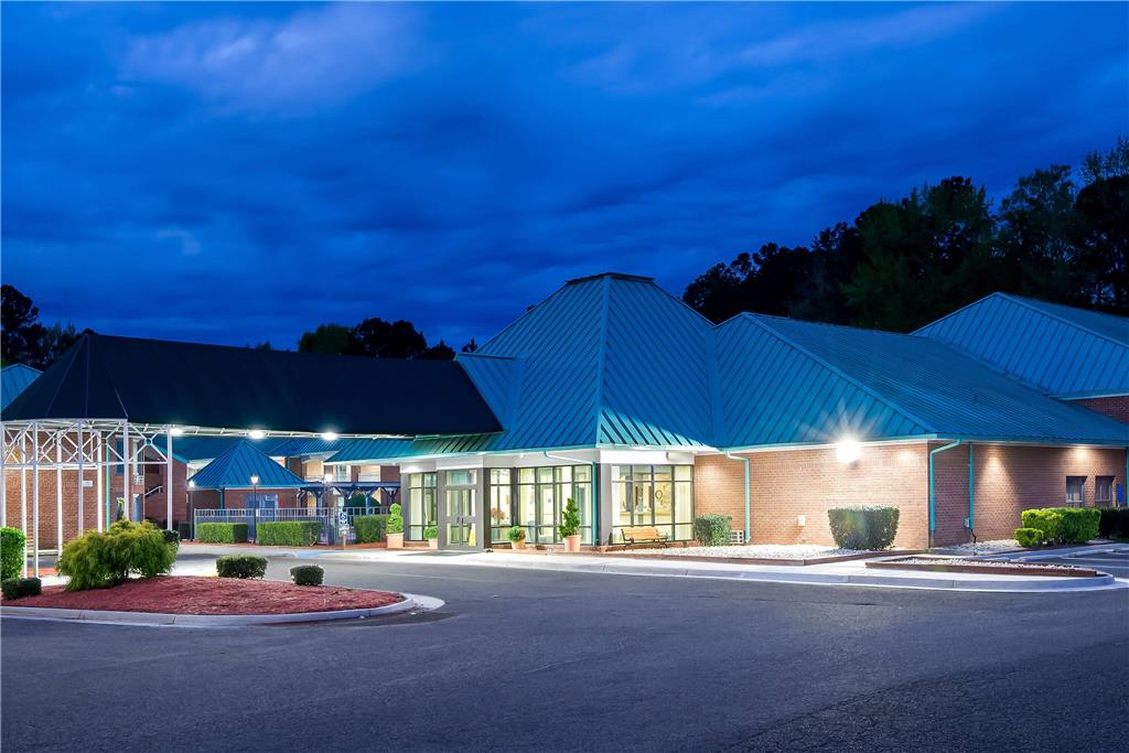 Days Inn by Wyndham Petersburg South Fort Lee - photo 4