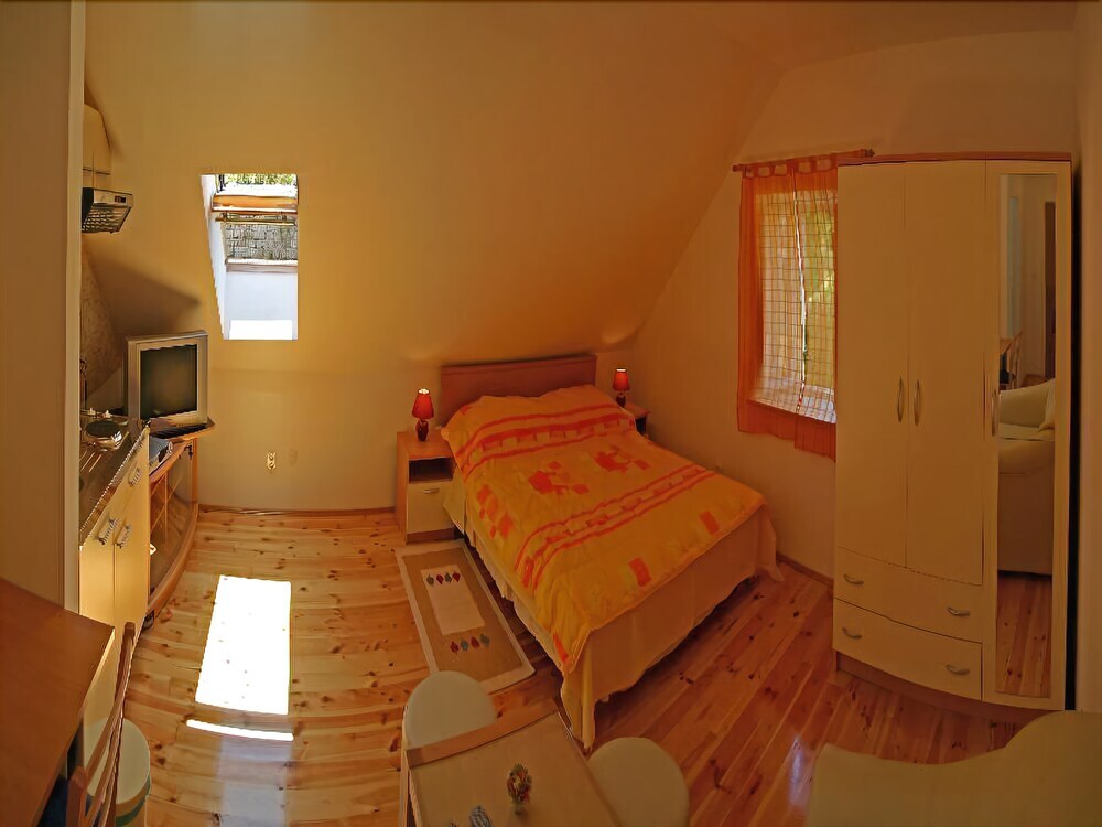 Miletic II Apartments