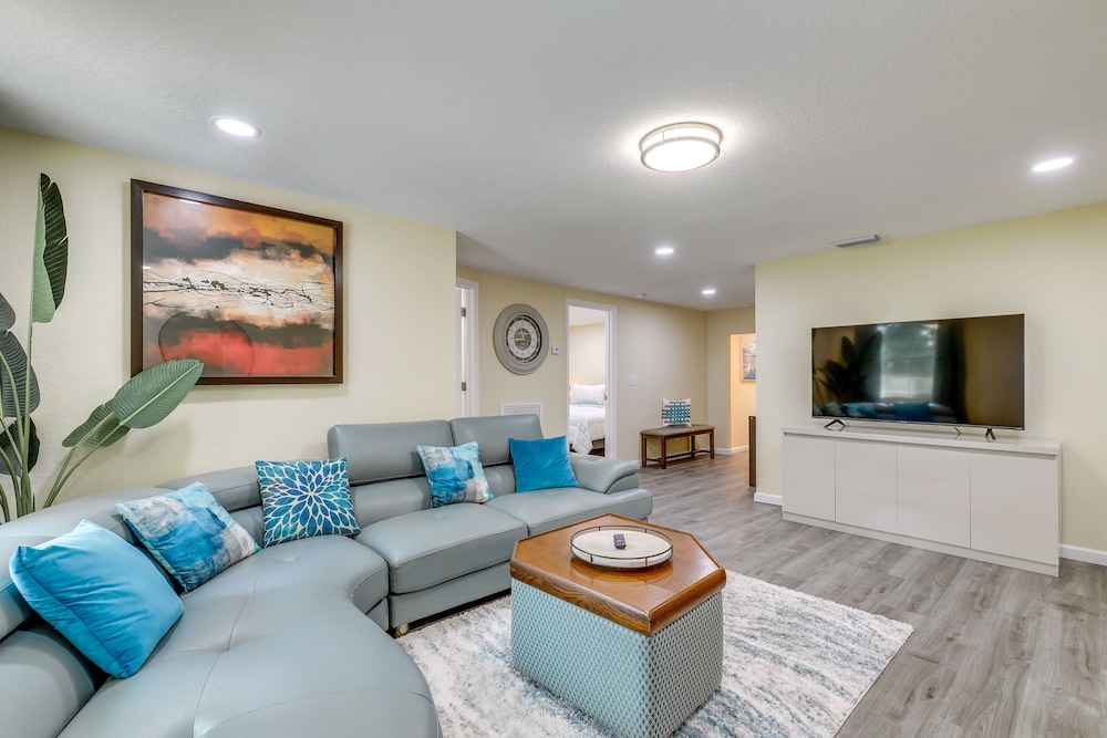 Tampa Vacation Rental Home Near Attractions - featured photo