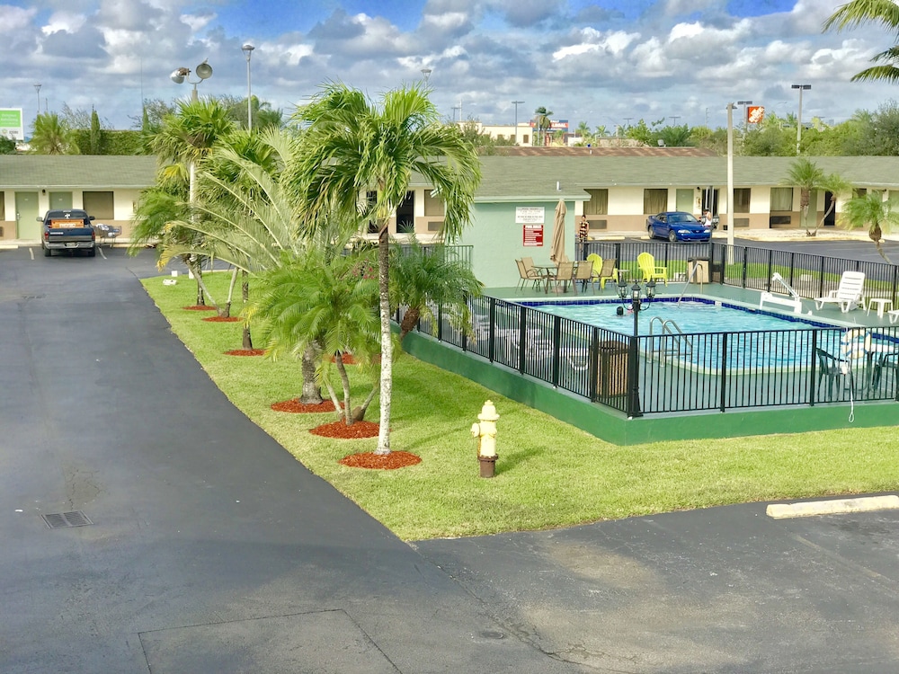 Budget Host Inn - photo 22