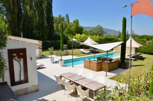LASUITE Domaine Bertuli heated Pool Aircon — hotel in Oppede Le Vieux