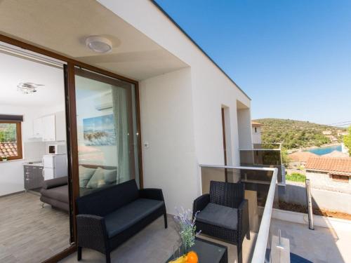 Villa LA Comfort One Bedroom Apartment with Sea View Terrace 3 — 4-Star Luxury Hotel in Veliki Drvenik, Croatia