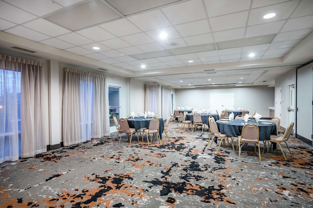 Hilton Garden Inn Louisville East - photo 23