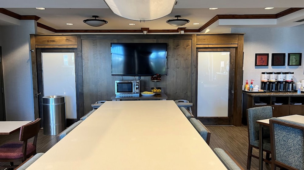 Hampton Inn Montrose - photo 41