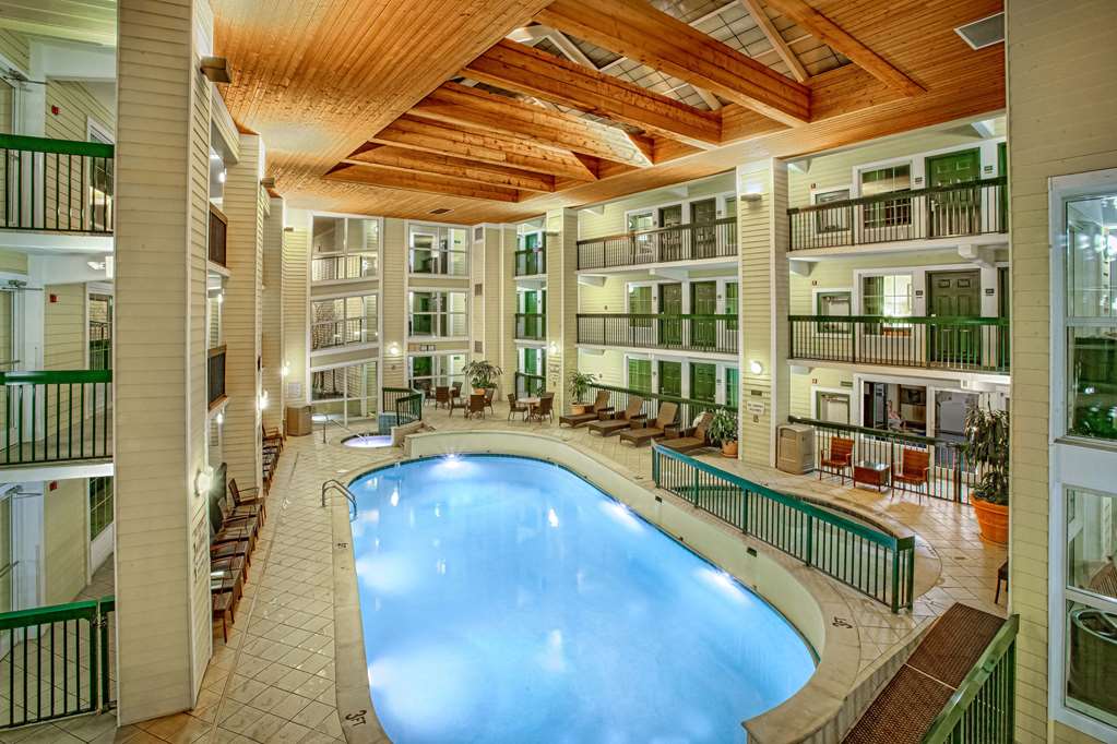 Econo Lodge Pigeon Forge Riverside - carbon neutral hotel in Pigeon Forge