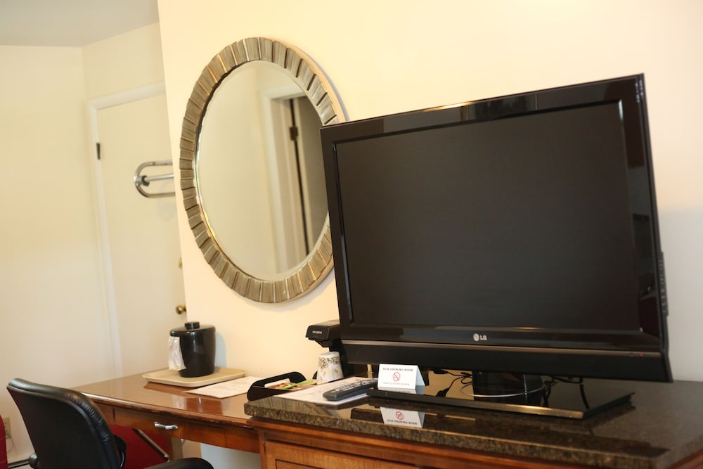 Cozy Corner Motel - photo 4