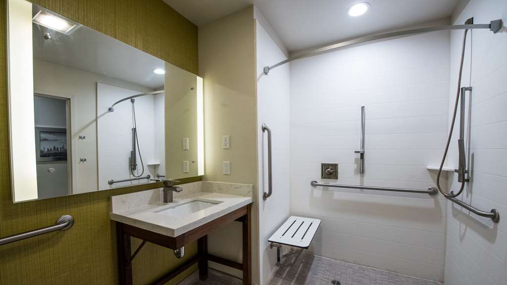 Best Western Plus Gardena Inn & Suites - photo 28