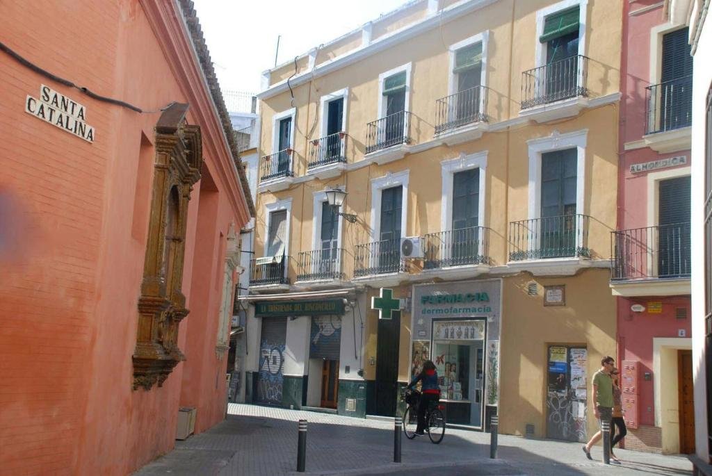 Apartamento Centro Santa Catalina 1º B — 4-Star Luxury Hotel in Sevilla, Spain