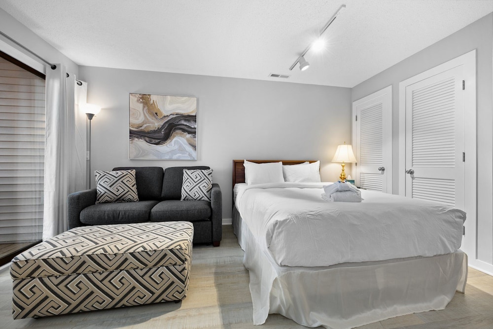 The Shores Resort - photo 20
