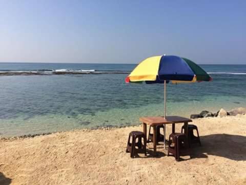 Sunset Surfing Beach Resort - carbon neutral hotel in Matara