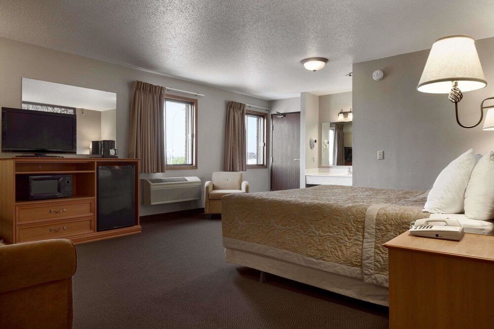 Super 8 by Wyndham Sioux Falls 41st Street - photo 6