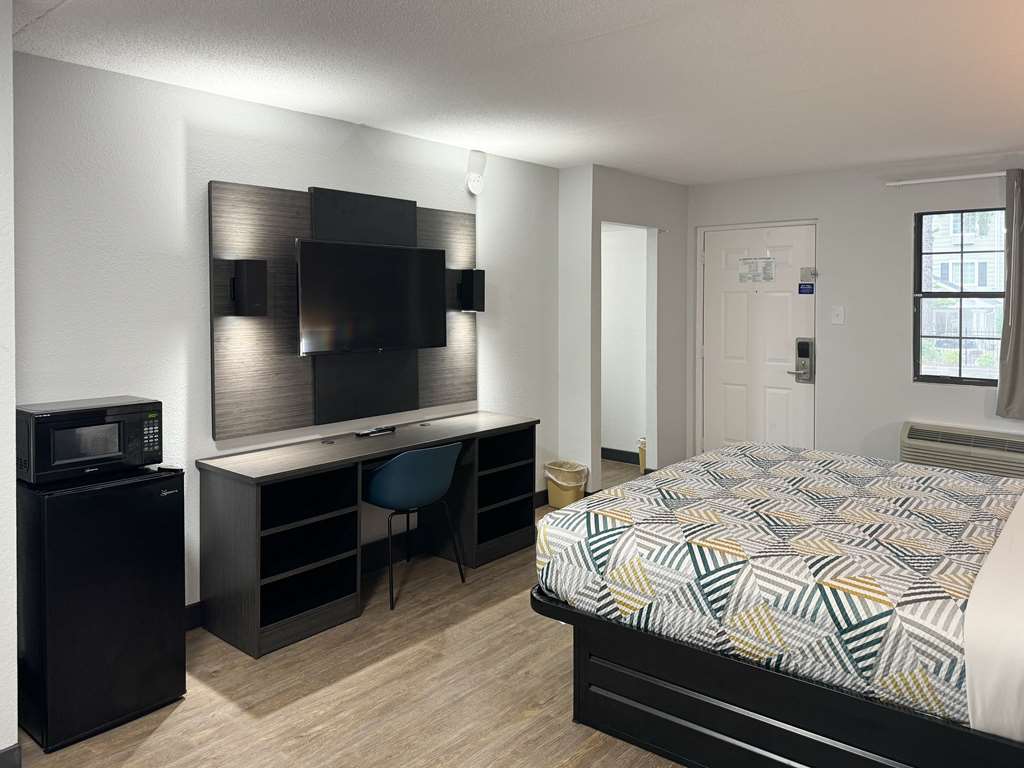 Studio 6 Extended Stay Huntsville AL University Drive - photo 12